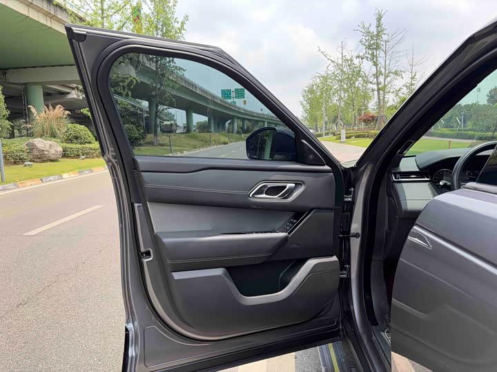 Фото 7 - Land Rover Range Rover Velar