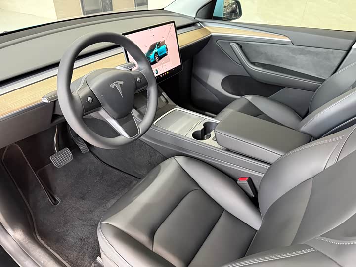 Zdjęcie 5 - Tesla Model Y