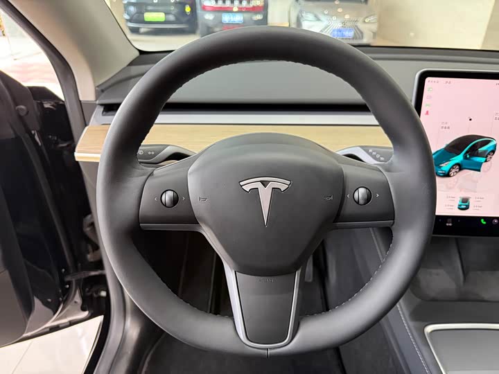 Zdjęcie 9 - Tesla Model Y