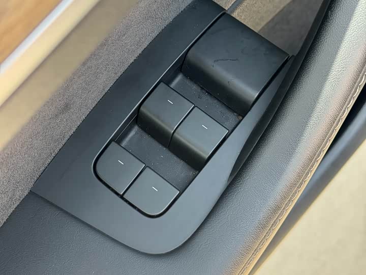 Tesla Model Y 2022 2022款 改款 后轮驱动版