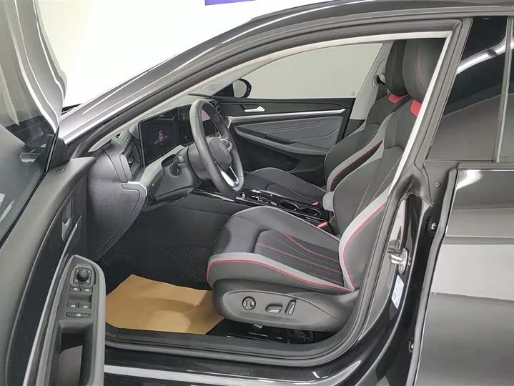 Фото 9 - Volkswagen Lamando L