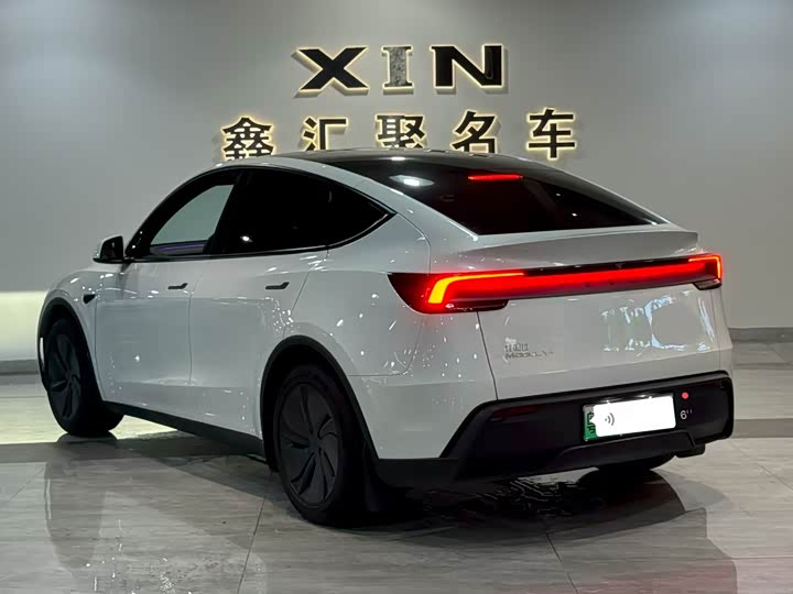 Tesla Model Y 2026 2026款 长续航全轮驱动版