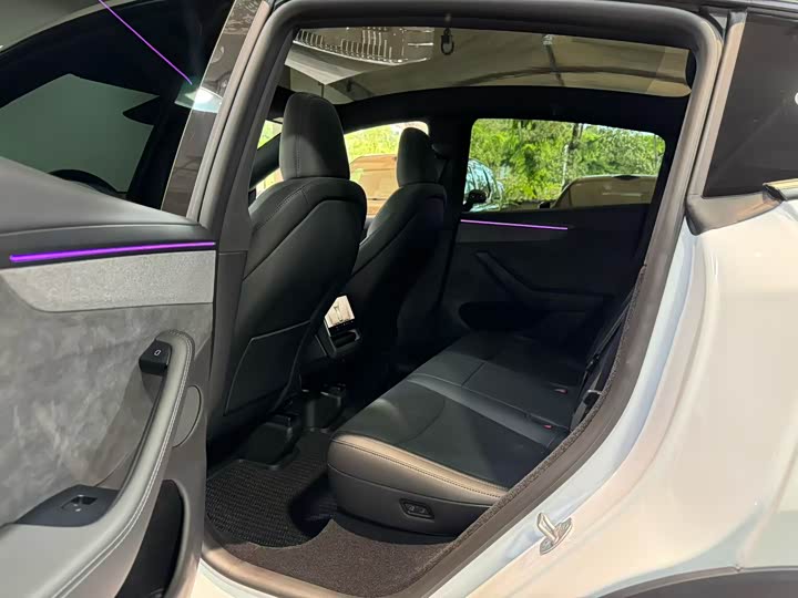Tesla Model Y 2026 2026款 长续航全轮驱动版