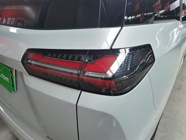 Wuling Starlight 730 Hybrid/EV 2025 2025款 纯电 500km 豪华型