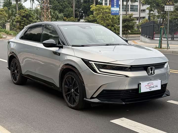 2024 Honda e:NP2