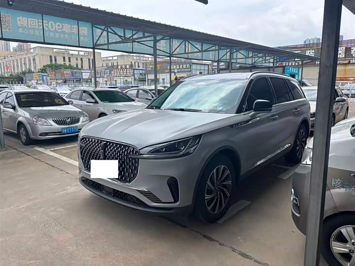 Фото 1 - Lincoln Aviator