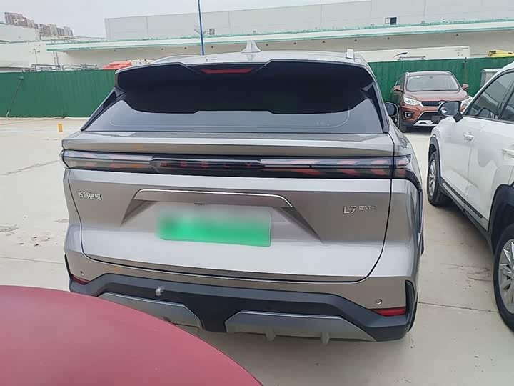 Geely Galaxy L7 2025 2025款 EM-i 115km 探索+版