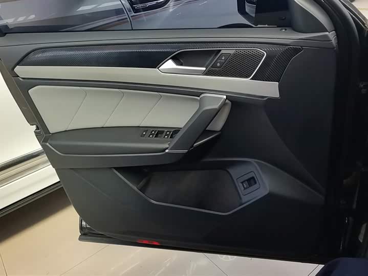 Volkswagen Tayron 2024 2024款 330TSI 两驱豪华Plus进阶版