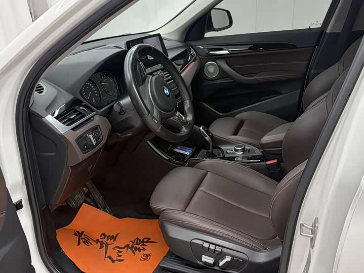 Фото 9 - BMW X1
