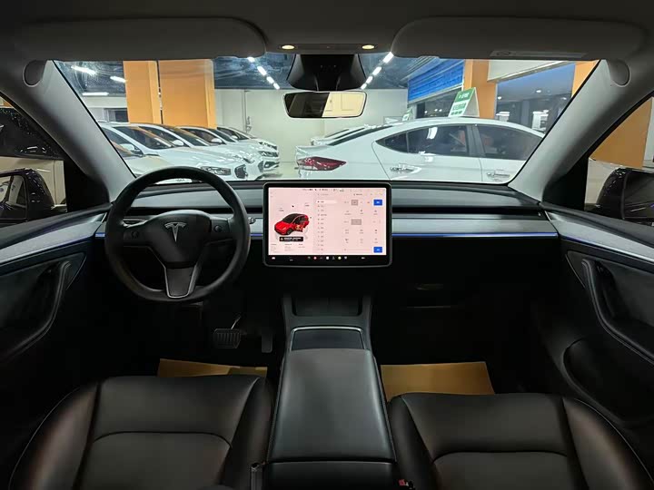 Zdjęcie 4 - Tesla Model Y