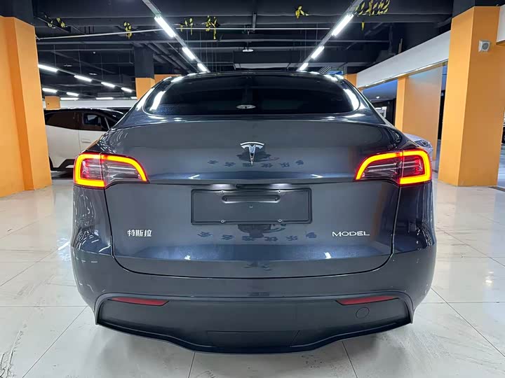 Zdjęcie 7 - Tesla Model Y