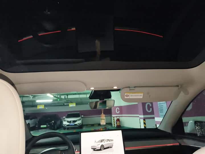 Фото 9 - Tesla Model Y