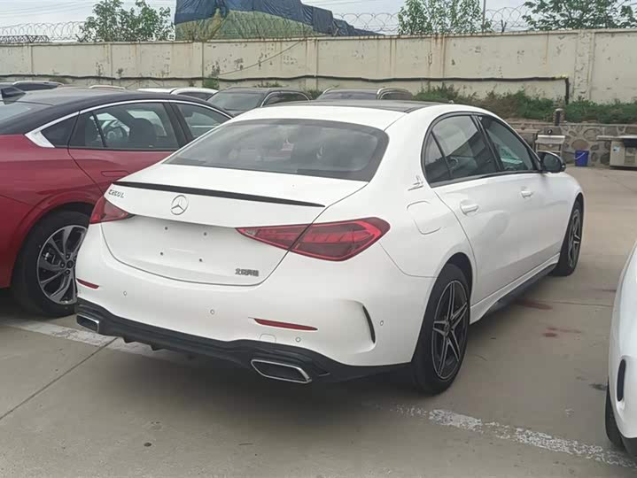 Photo 3 - Mercedes-Benz C-Class