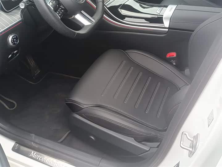 Photo 9 - Mercedes-Benz C-Class