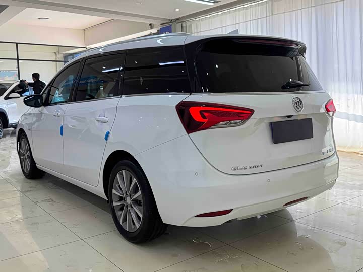 2021 Buick GL6