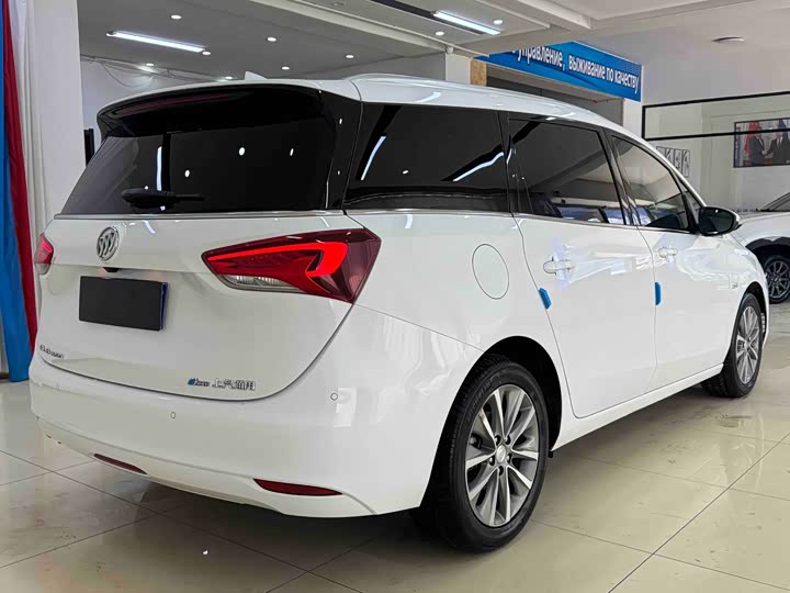 Photo 6 - Buick GL6