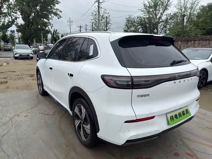 Photo 6 - Geely Galaxy E5