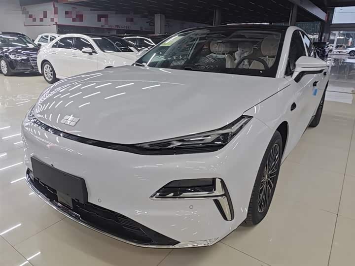 Geely Galaxy Starshine 8 EM-i 2025 2025款 60km EM-i 豪华版