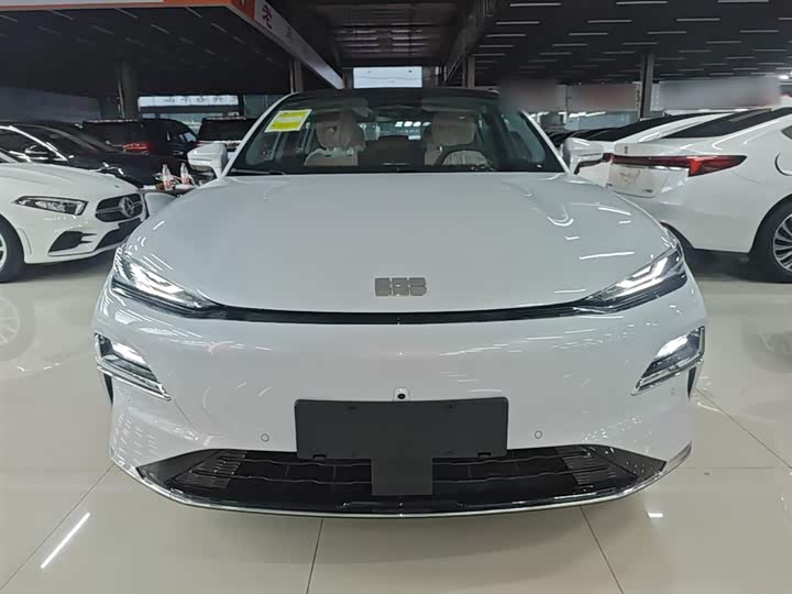 Geely Galaxy Starshine 8 EM-i 2025 2025款 60km EM-i 豪华版