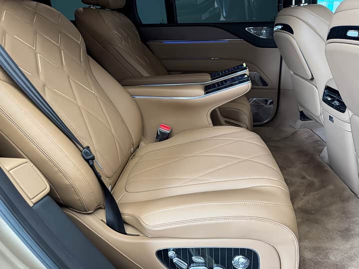 صورة 7 - BYD Yangwang U8 L