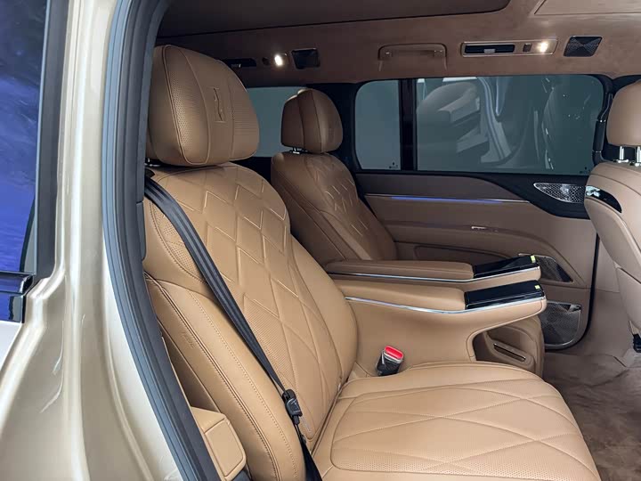 صورة 8 - BYD Yangwang U8 L
