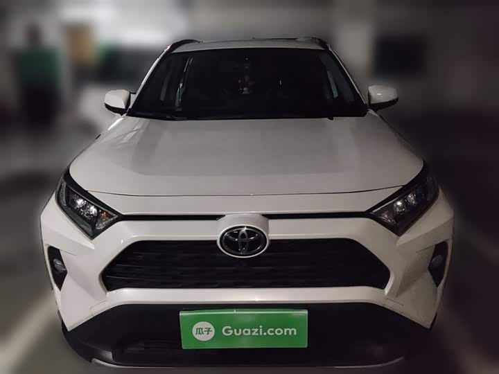 Фото 3 - Toyota RAV4