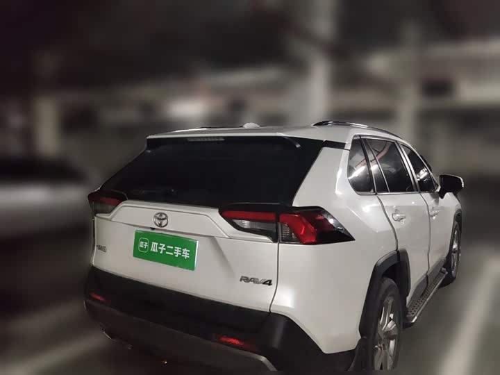 Фото 5 - Toyota RAV4