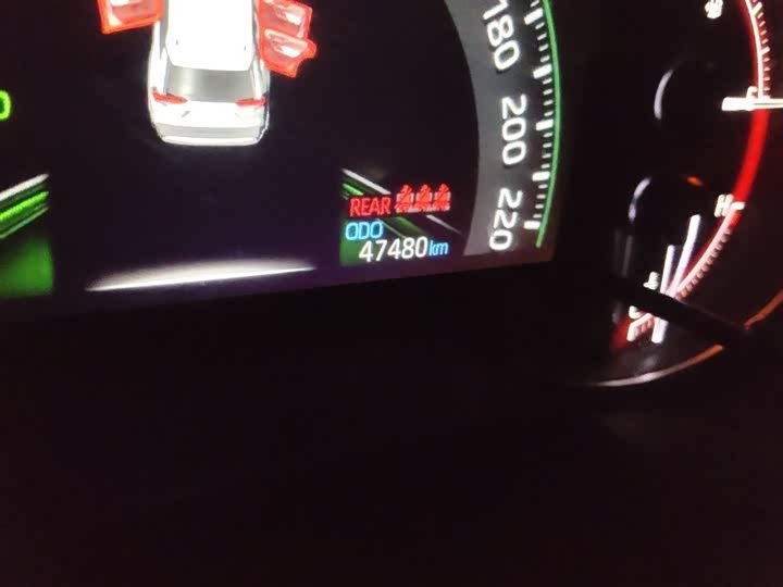 Фото 9 - Toyota RAV4