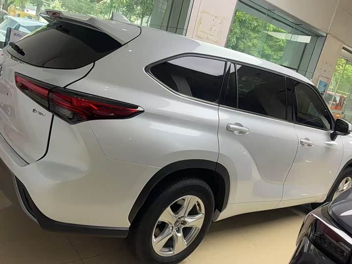 Toyota Highlander 2026 2026款 2.5L智能电混双擎两驱精英版 7座