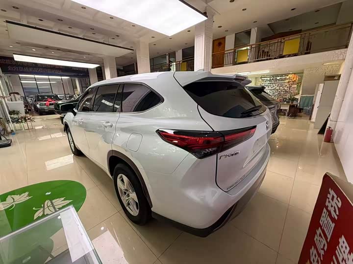 Toyota Highlander 2026 2026款 2.5L智能电混双擎两驱精英版 7座