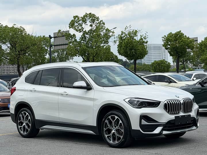Фото 2 - BMW X1