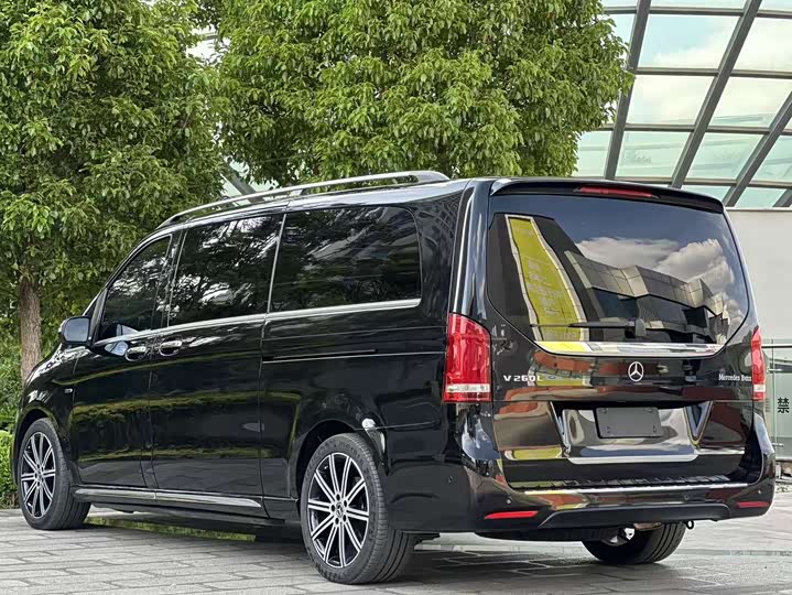 Фото 6 - Mercedes-Benz V-Class