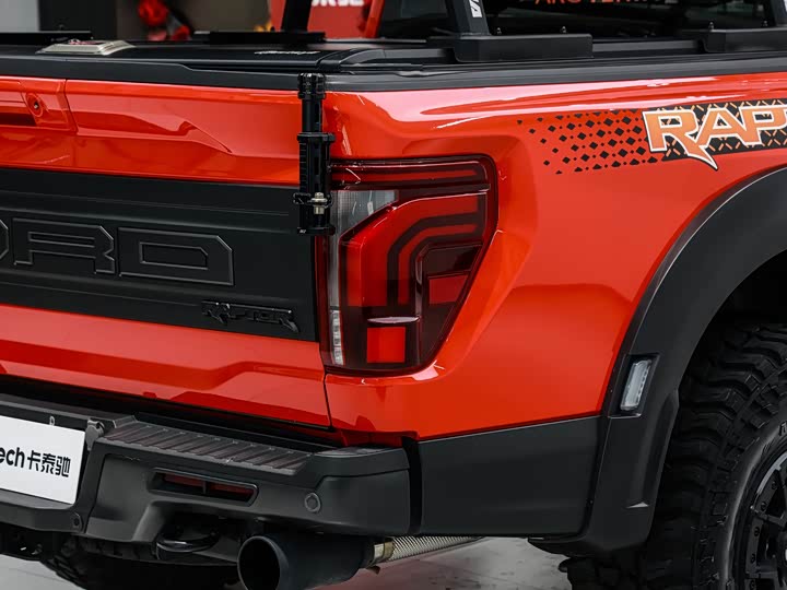 Фото 9 - Ford F-150 Raptor