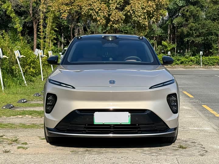 Фото 2 - Nio ES8