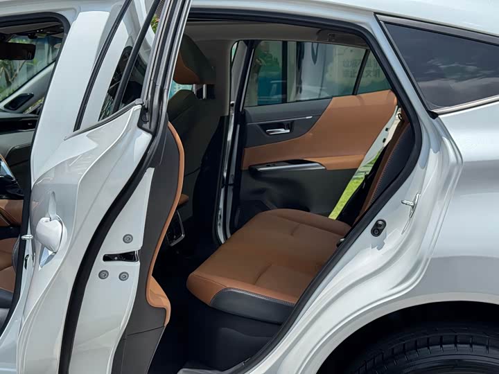 Toyota Venza 2022 2022款 双擎 2.5L CVT四驱至尊版