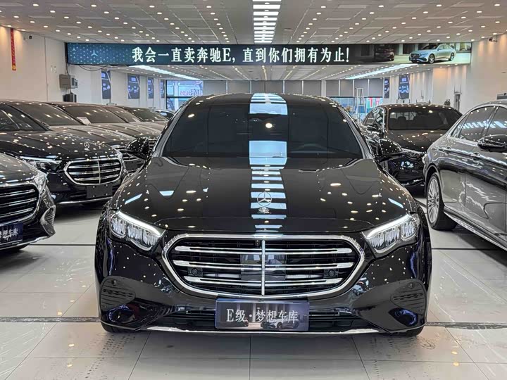 Фото 1 - Mercedes-Benz E-Class