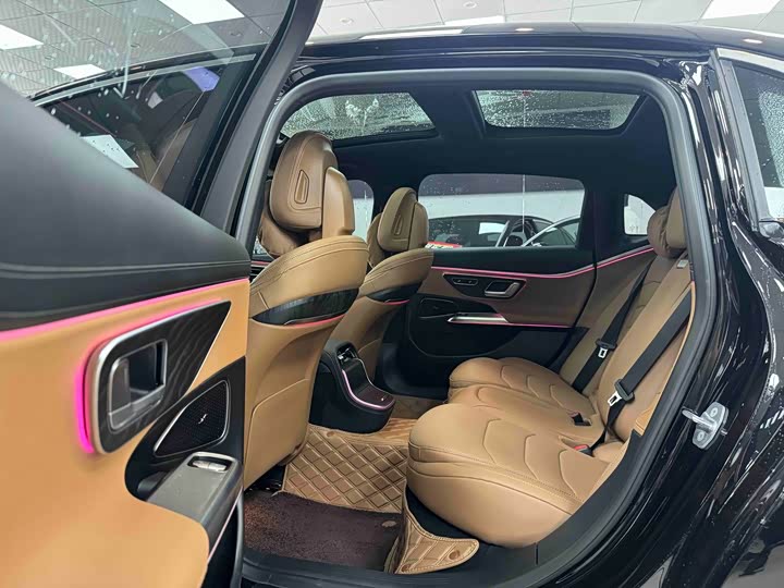 Фото 6 - Mercedes-Benz E-Class