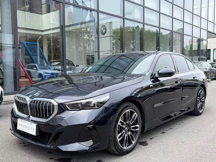 Photo 1 - BMW 5 Series