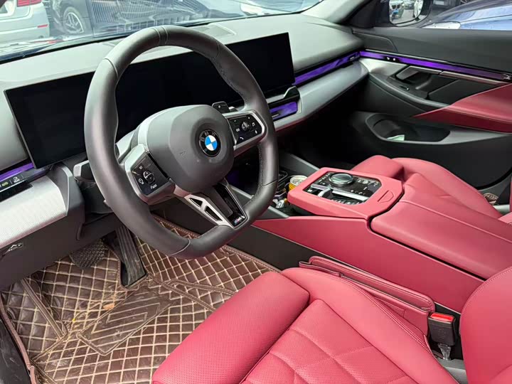 Photo 5 - BMW 5 Series