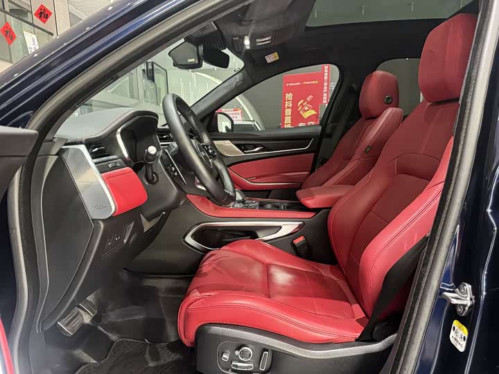 Фото 9 - Jaguar F-Pace