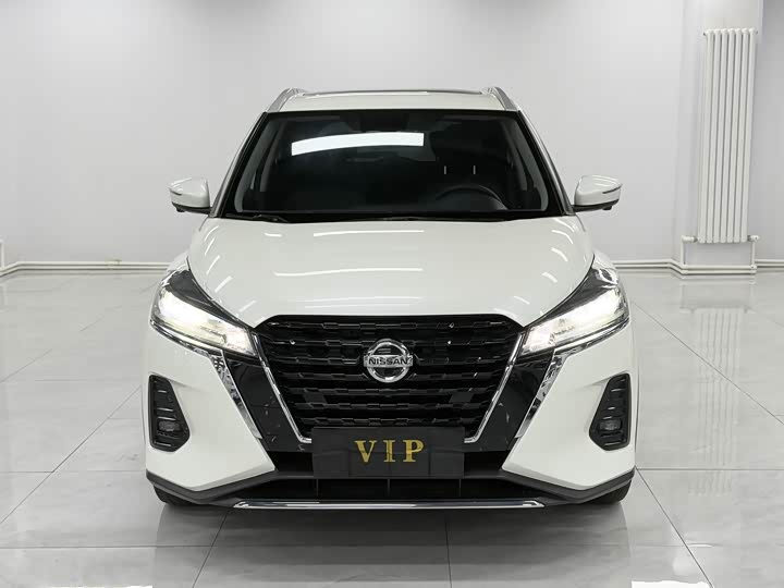 Photo 2 - Nissan Kicks