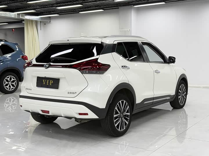 Photo 4 - Nissan Kicks