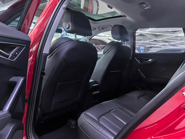 Фото 8 - Audi Q2L