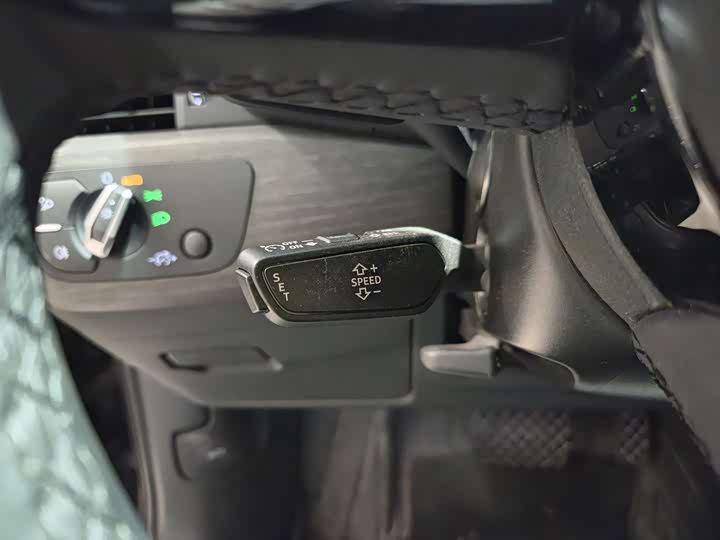 Фото 8 - Audi A4