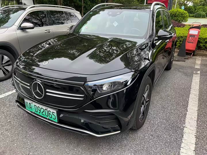 Фото 1 - Mercedes-Benz EQB