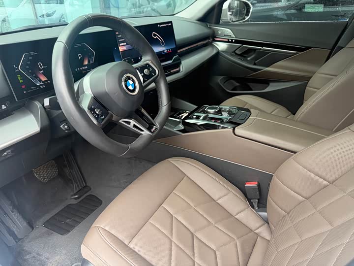 Zdjęcie 4 - BMW 5 Series