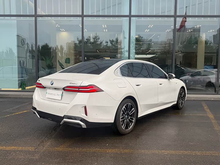 Zdjęcie 7 - BMW 5 Series