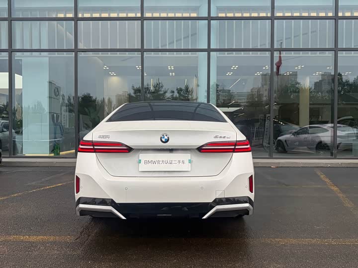 Zdjęcie 8 - BMW 5 Series
