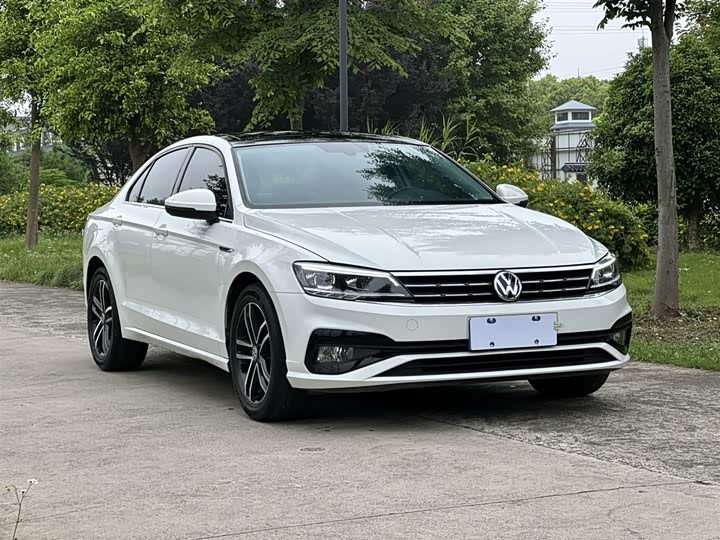 Photo 2 - Volkswagen Lamando L