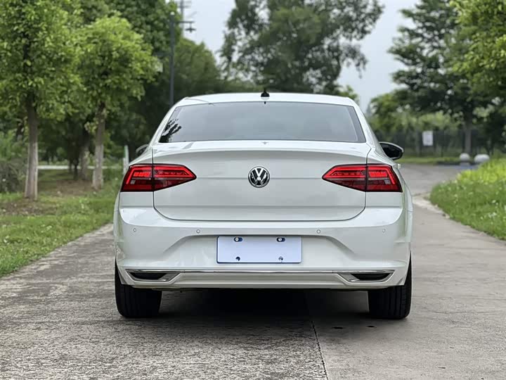 Photo 5 - Volkswagen Lamando L